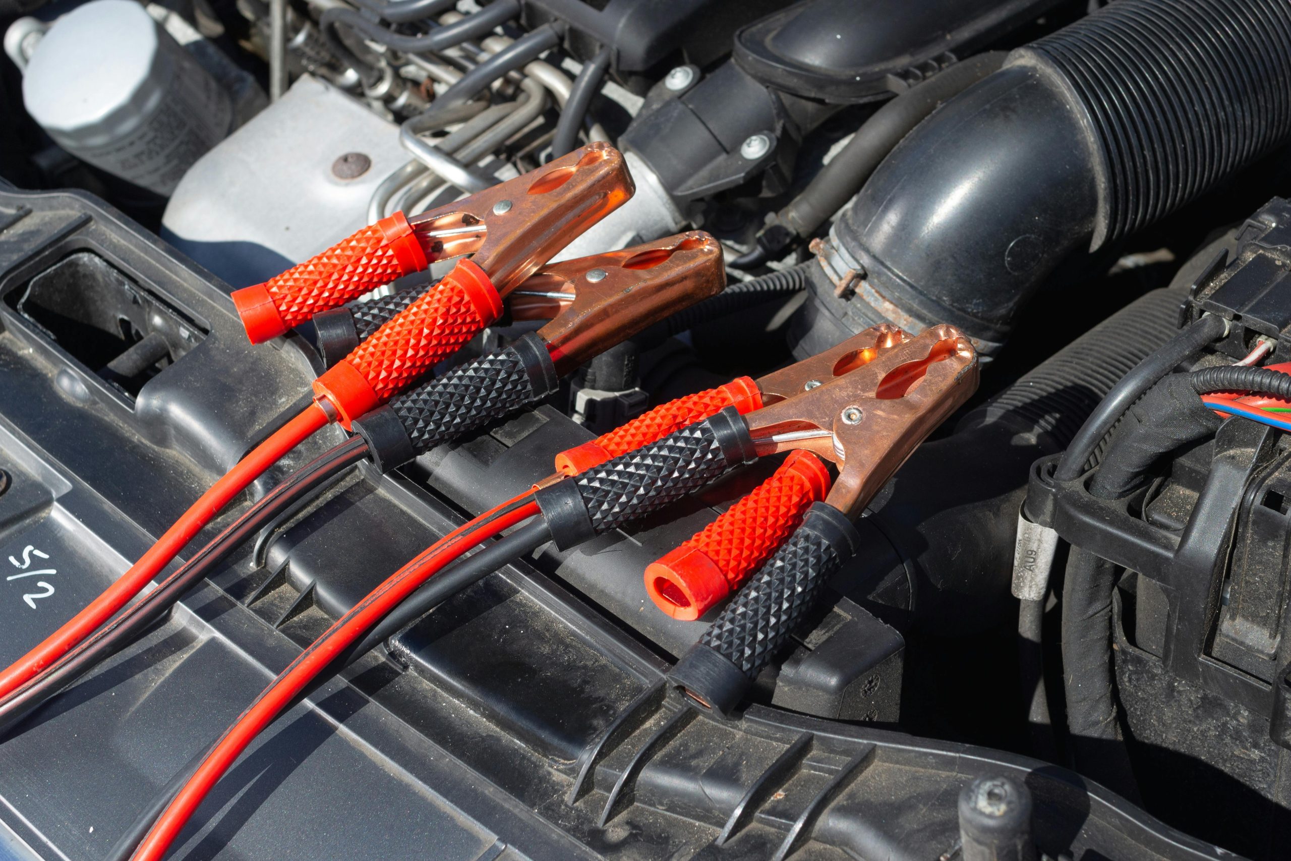 Car battery jump start service in El Paso for dead batteries.